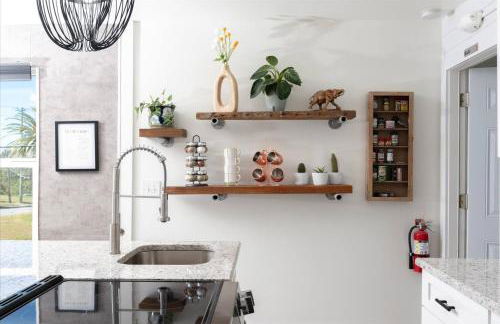 The Look-Out Private Rooftop 5 Minutes to the Beach & DownTown - Foto 22