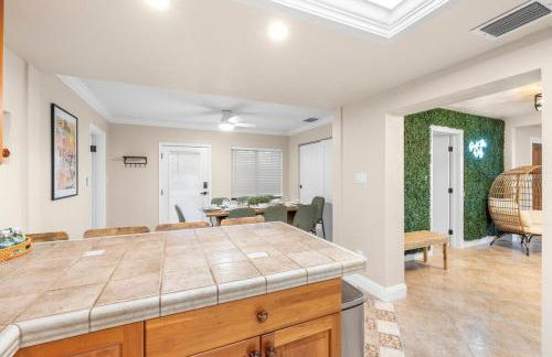 2 King Suites - Hot Tub - Large Patio - Sleeps 12 - Foto 24