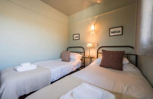 Cliff Top - Panoramic Sea Views with Spa & Hot Tub - Photo 42