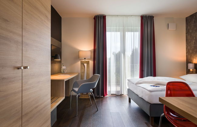 Signature East Hotel Apartment - Photo 14