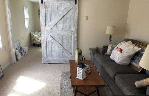 Morning Dove - Hidden Brookside Cottage in the Woods - Hot Tub - Fire Pit - Pet-Friendly - Seneca & Keuka Wine Trails - Foto 14