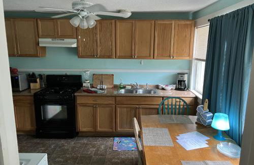 Historic Beach Side Getaway - Pet friendly, WiFi cottage - Foto 3