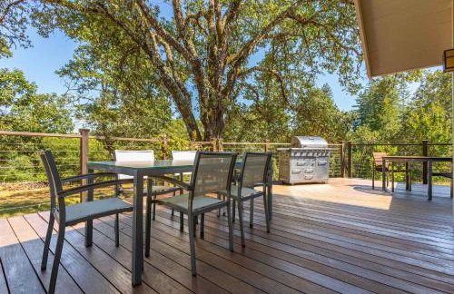 10 Acre Estate with Views Teahouse and Pickleball Court - Foto 57