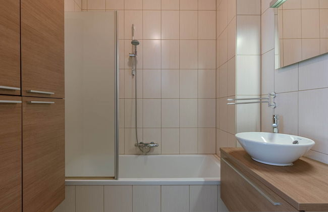 Stylish two Bedroom Apartment in Antwerp - Photo 21