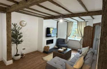 Stylish Designer Cottage - Sleeps 7 - Free Parking - Photo 7