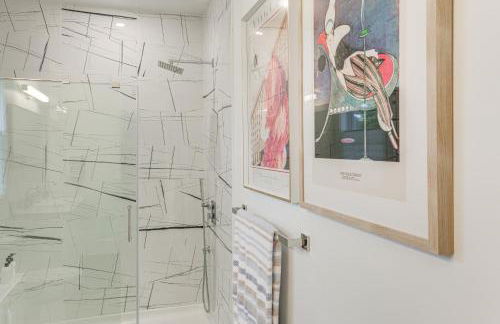 7 Mi to Dtwn and Lake Erie Sleek Cleveland Apt! - Foto 18