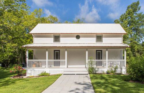 Relax in an upscale, renovated gem - Foto 1