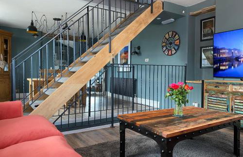 High Street Apartment - Photo 1