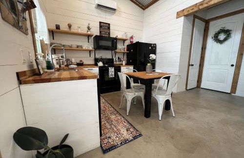 Hummingbird Haus - Hill country views on 20 acres with firepit - Photo 17