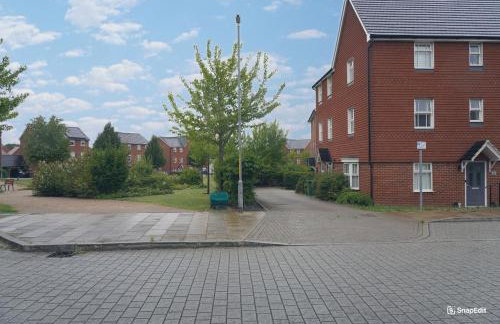 Weldon Road - Townhouse Overlooking the Park with Parking - Foto 43