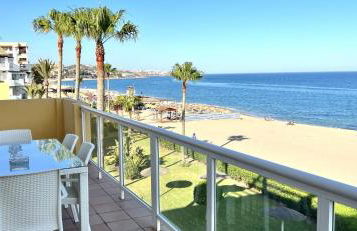 BEACHFRONT APARTMENT In LA CALA DE MIJAS - Photo 28