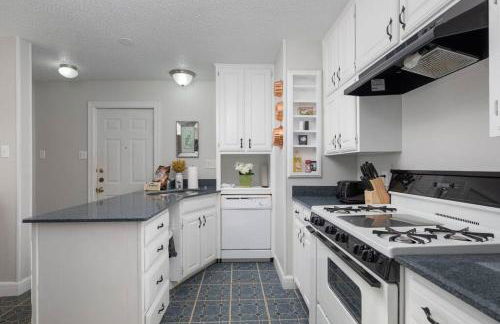 Grand Performance Home 3 min to Downtown, Stockyard, AT&T - Photo 2