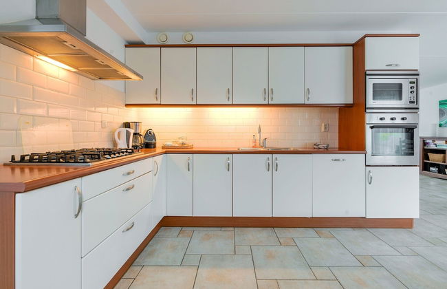 Captivating Holiday Home in Zeewolde near Forest - Foto 12