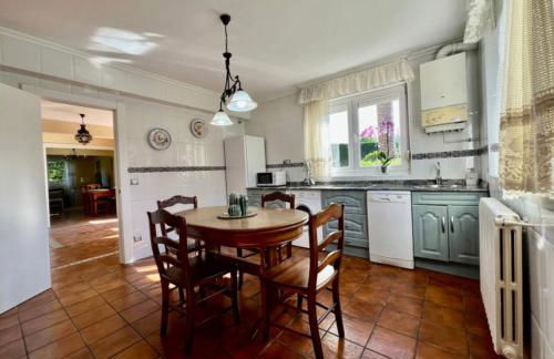 Villa privada con jardín &BBQ cerca de playas - Foto 9