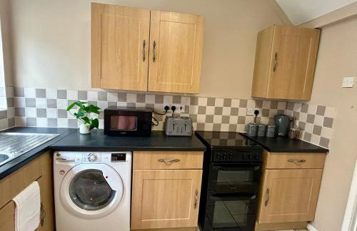 The Olive House - 4 Bedroom, Sleeps 8, Contractors Welcome - Foto 11