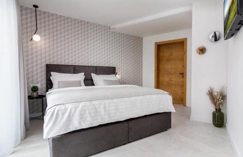 Villa Top Hill, heated infinity pool, Jacuzzi, Sauna, 5 en-suite bedrooms, a Media room - Foto 31