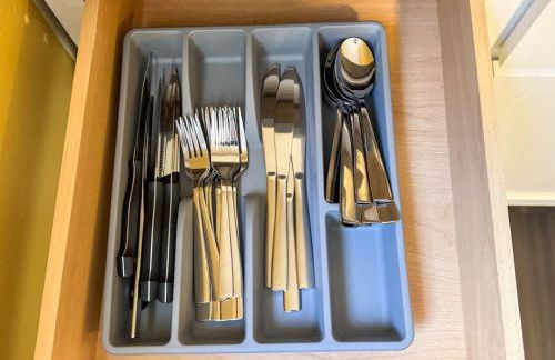 Sleeps 6 Homey 2 Bedroom with 5 Beds and WIFI - Foto 13