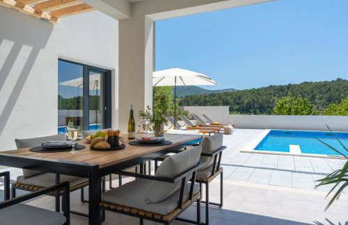 3-bedroom villa Pera with heated pool, 7km from beach - Foto 2