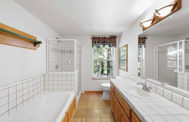 Paradise Pines 3BR Secluded Cabin Minutes in Tahoe Donner! - Foto 11