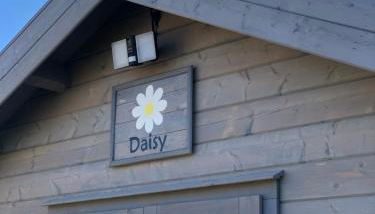 Daisy Cabin - Photo 3