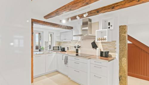 TOP Apartments - Moderne Altbauwohnung im Zentrum Ludwigsburg - Kingsize Bett - Netflix - 80qm - 24h Check-In - Foto 5, stove, dishwasher, toaster, minibar