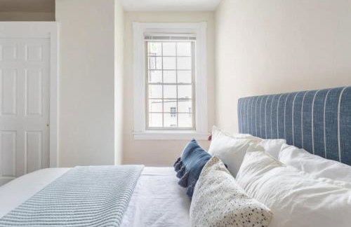 Fun & Funky 2BR in Downtown Princeton - Photo 26