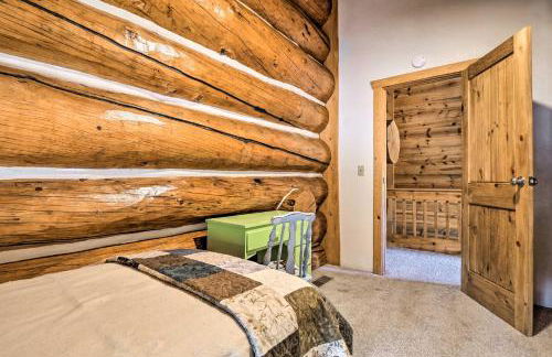 Less Than 1 Mi to Lake Granby Log Cabin with Fire Pit - Foto 23