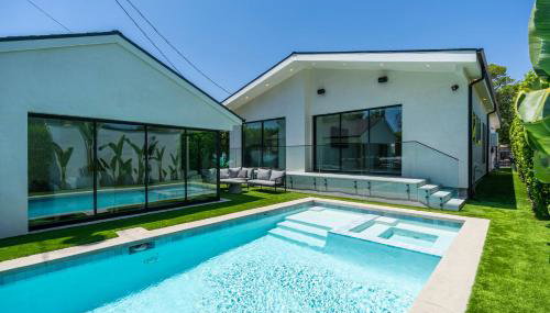 Modern Poolside Paradise - Foto 1