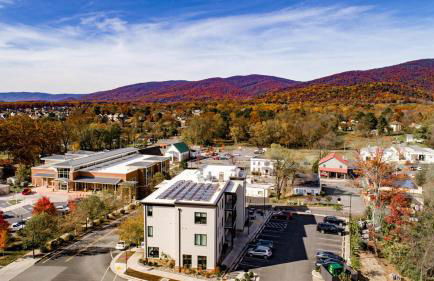 Piedmont Place Suite 401 Modern Apartment in Crozet Near King Family Vineyards - Foto 18