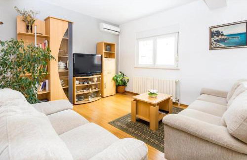 Cozy Nature House by Domljan Family - Photo 9