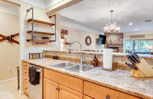 Relaxing Lincoln Condo with Fireplace and Shuttle - Foto 11