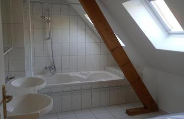 Le panorama - Appartement meublé 5 pièces cuisine salle de bain - Photo 15