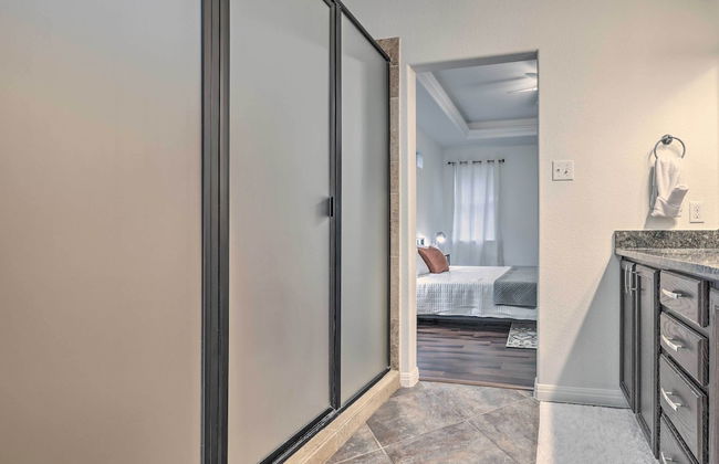 Gorgeous Luxury Home With Hot Tub Just 3 Miles to Dtwn! - Foto 10