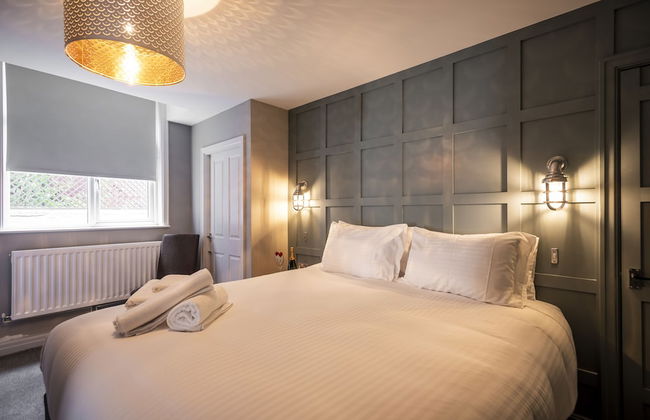 The Stamford Apartment - Photo 3