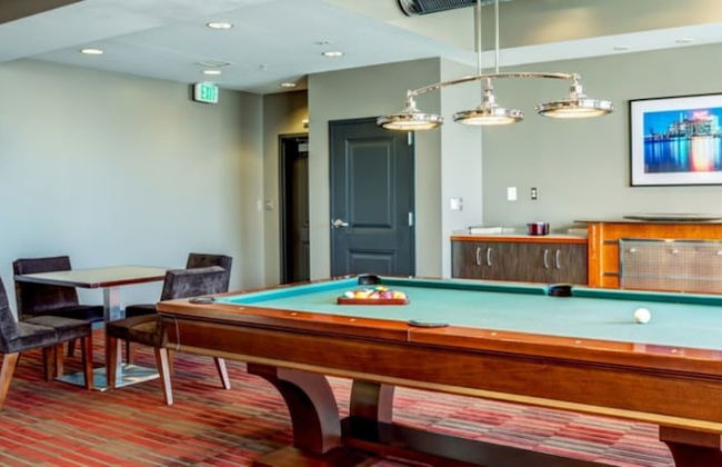 Global Luxury Suites at The Village - Photo 52