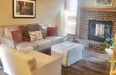 2bd condo w pool view deck 15mn from Kansas City - Photo 1