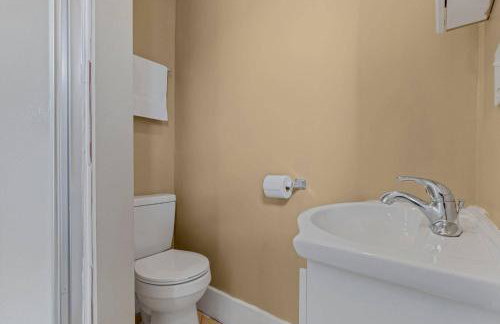 Your Central Columbus Retreat Awaits 5 BR 2 Bath - Foto 14