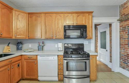 Housepitality - Harrison Mansion - Great Location - Photo 18