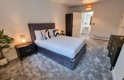 Stunning 4-bedroom Townhouse with Free Parking - Foto 10