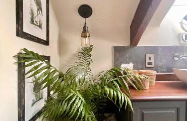 Riverside Retreat - Photo 19