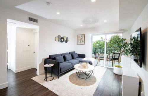 Luxury 2Bed/2Bath Apt in West Hollywood w/ Rooftop - Foto 2