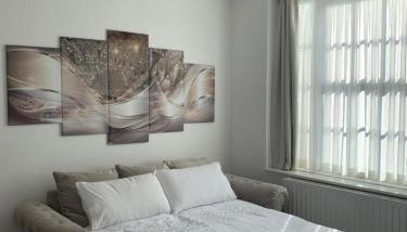 New look flat In Waterloo - Photo 5