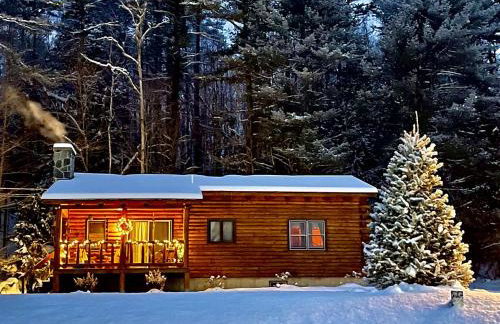 Romantic Nature Escape: Beautiful Log Cabin with Amazing Views and Hiking Trails Nearby in the White Mountains, New Hampshire - Foto 1