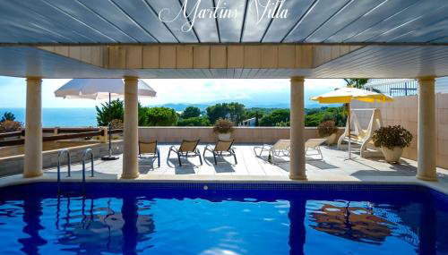 Martin 's Villa. House on the beach with pool - Foto 1