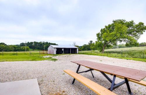 Peaceful Country Home in Serene Setting with Yard - Foto 30