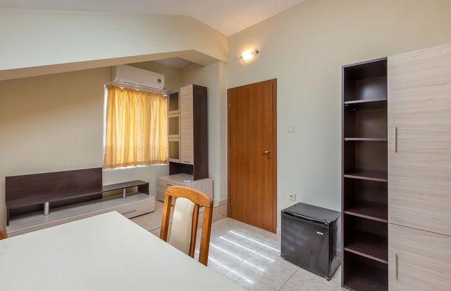 1 Bedroom Apartment in Dafinka Guest House - Photo 17