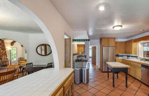 Lovely Tudor Home With Pool & Spa Near Russian River - Foto 22