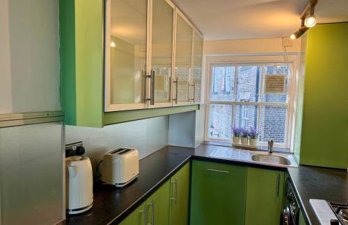 Beautiful Grade 2 Home in centre of Newcastle-St James Park FREE CITY PARKING - Foto 8