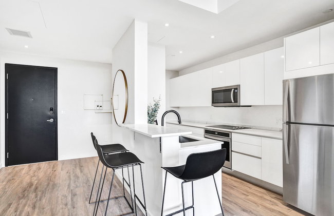 Design District Suites - Photo 61