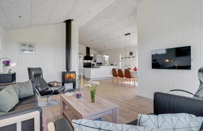 "Alvhild" - from the sea - Foto 24